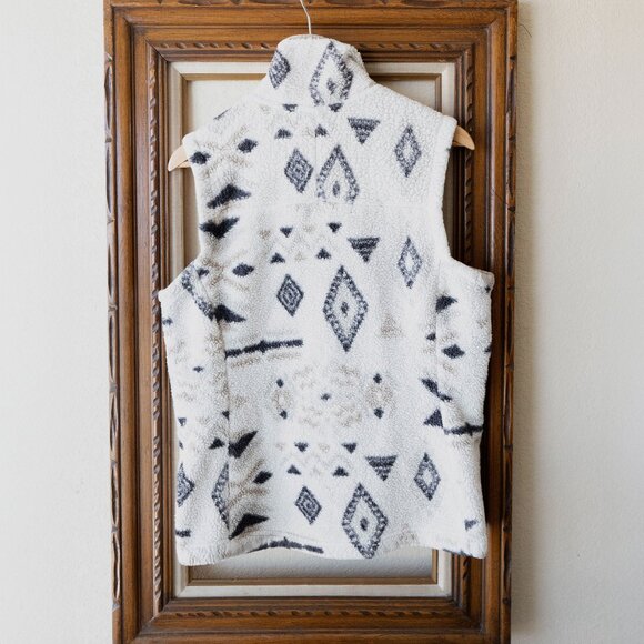 The North Face Women’s Sz L Campshire Sherpa Fleece Vest Aztec Print Cozy Zip-Up - Picture 8 of 10